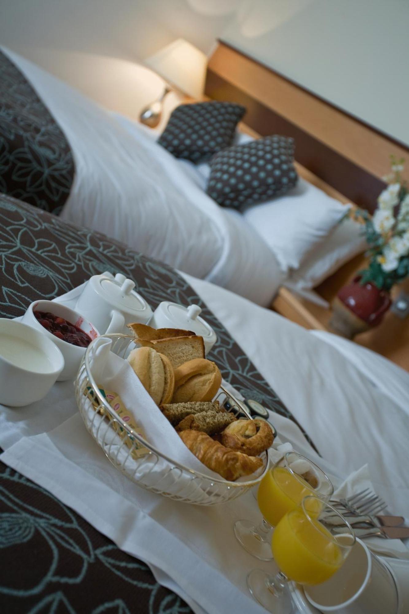 Ard Ri House Hotel Tuam Extérieur photo